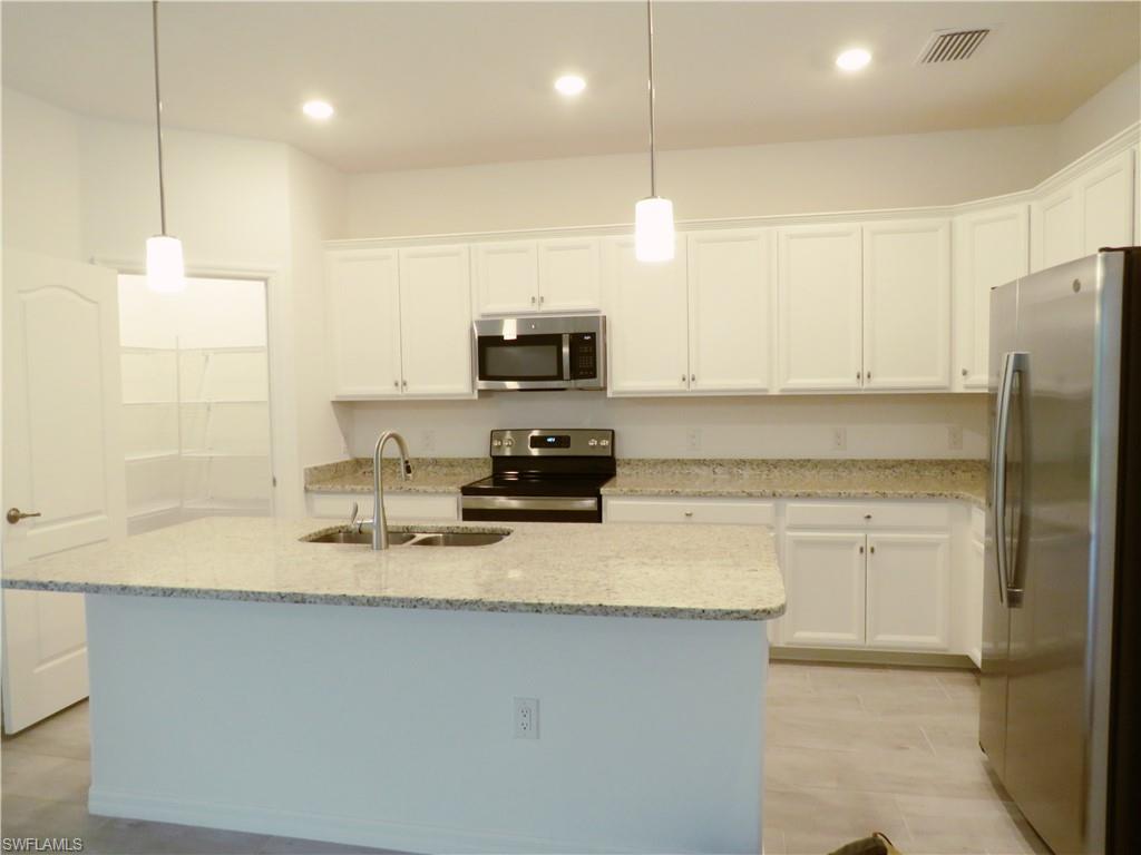 11226 Shady Blossom Dr Property Photo 5