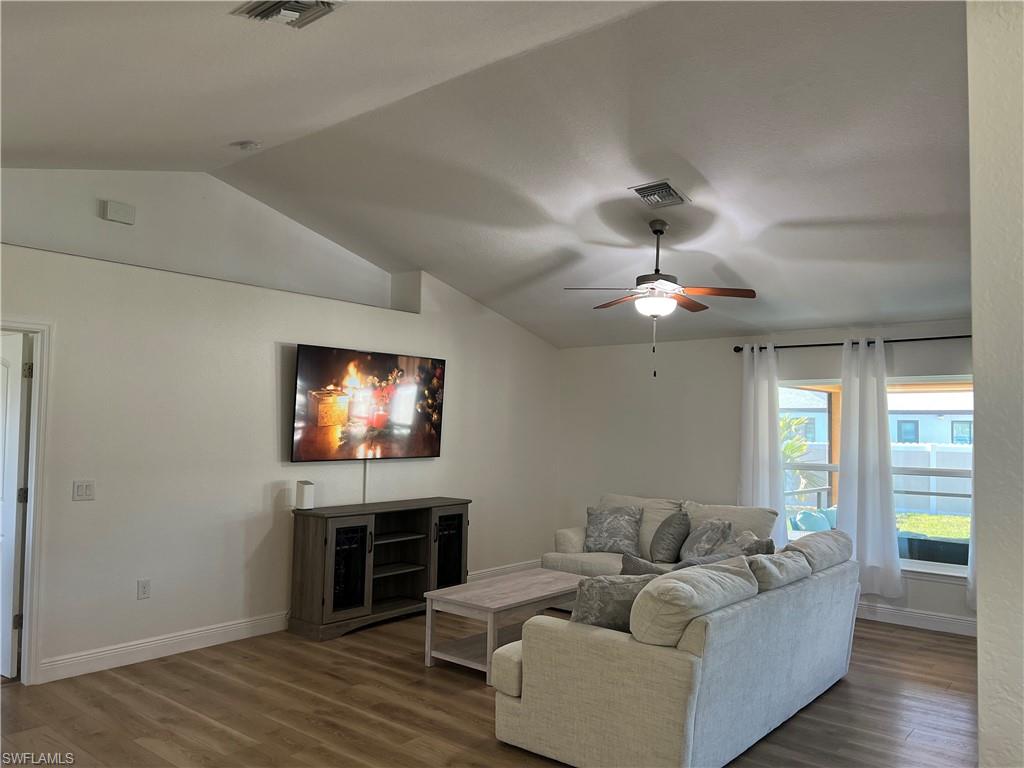 614 Sw 18th Ct Property Photo 9