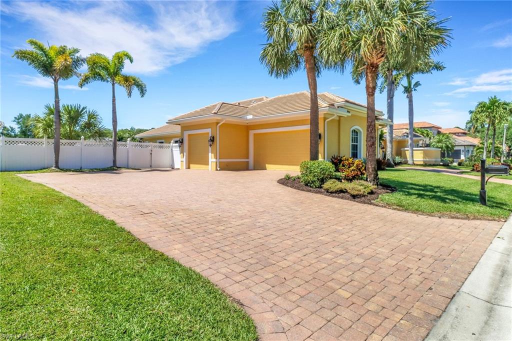 10878 Pond Ridge Dr Property Photo 2