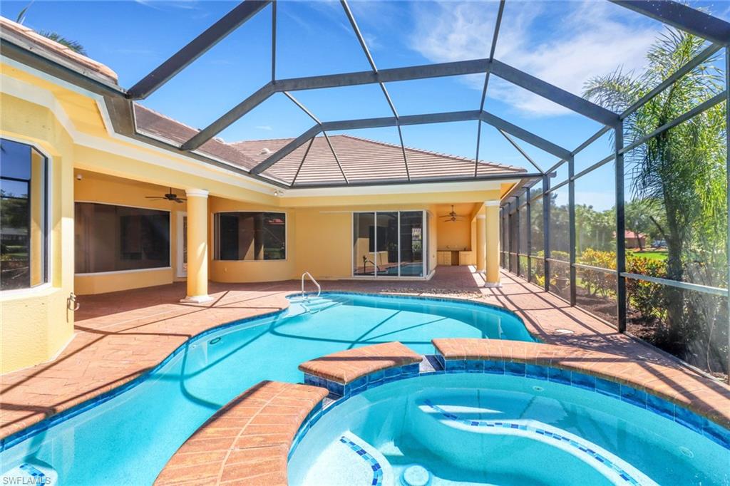 10878 Pond Ridge Dr Property Photo 3