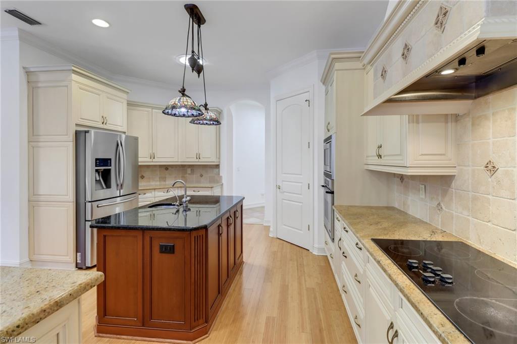 10878 Pond Ridge Dr Property Photo 15