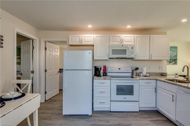 110 Bahia Via Property Photo 8