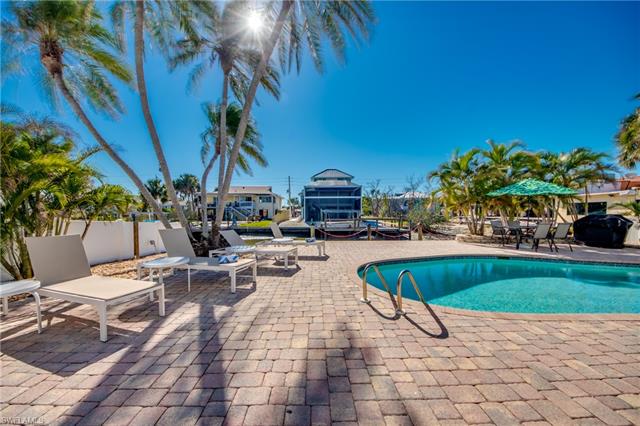 110 Bahia Via Property Photo 31