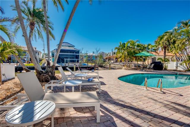 110 Bahia Via Property Photo 32