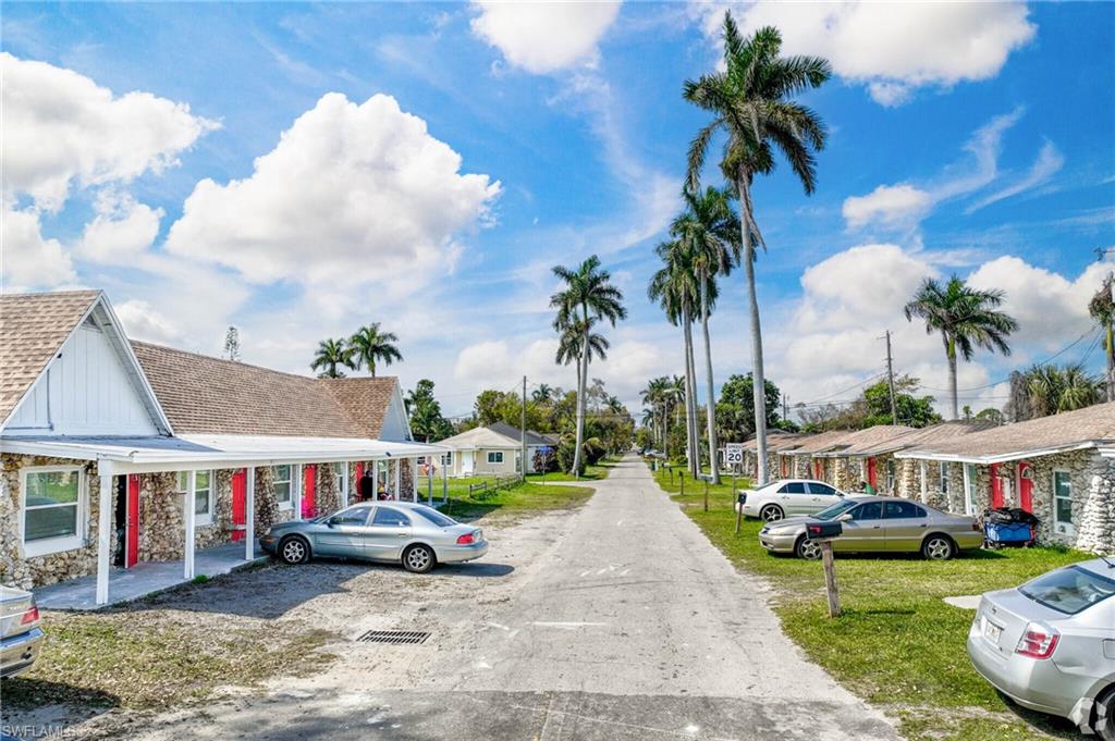 1189 N Tamiami Trl Property Photo 3