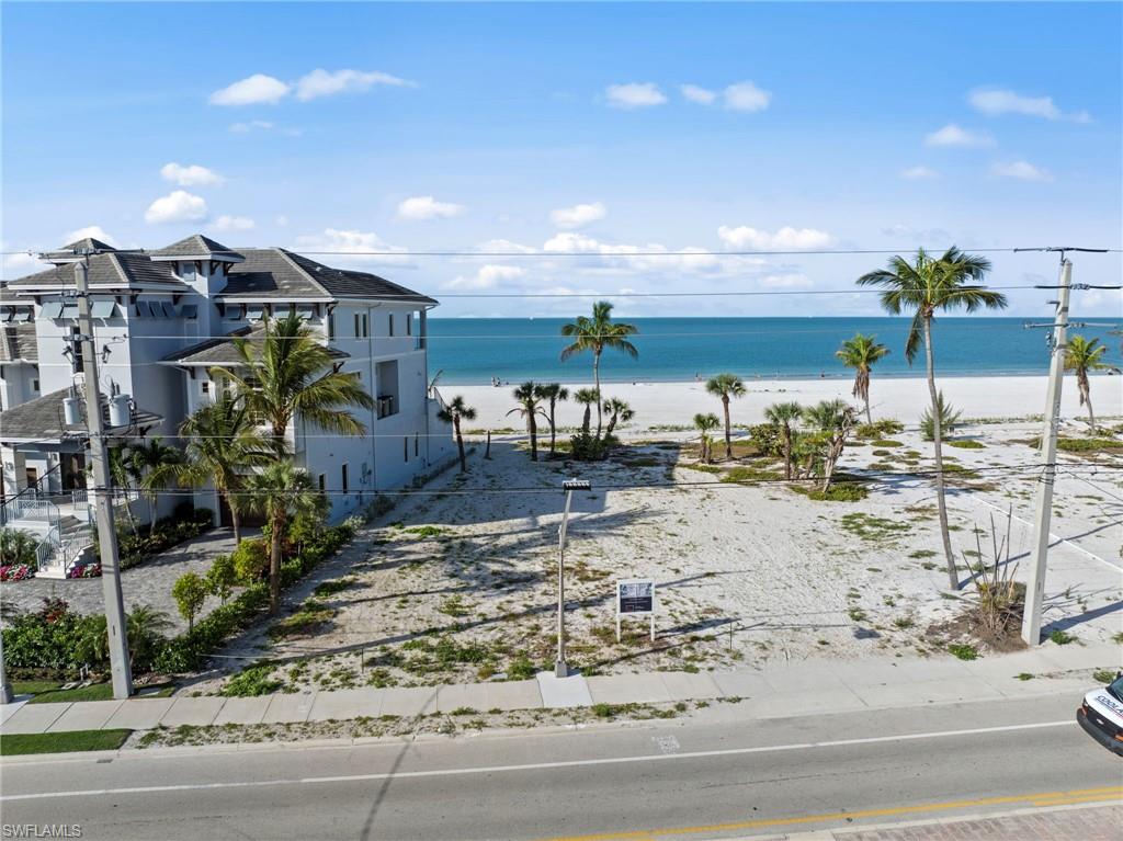 3750 Estero Blvd Property Photo 2