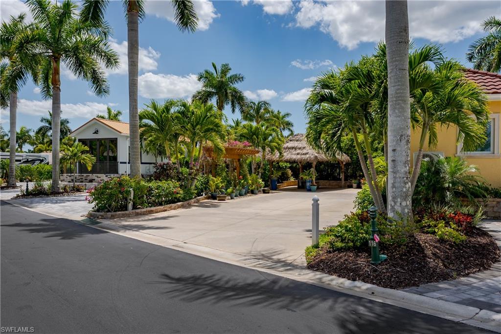 13621 Snapper Ln Property Photo 11