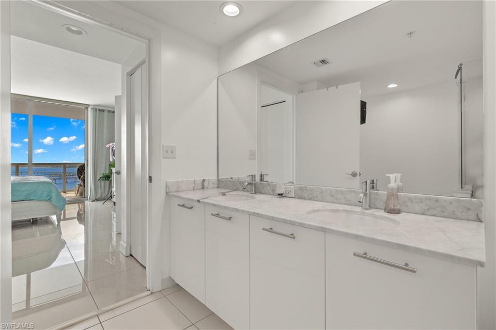 3000 Oasis Grand Blvd # 3002 Property Photo 17