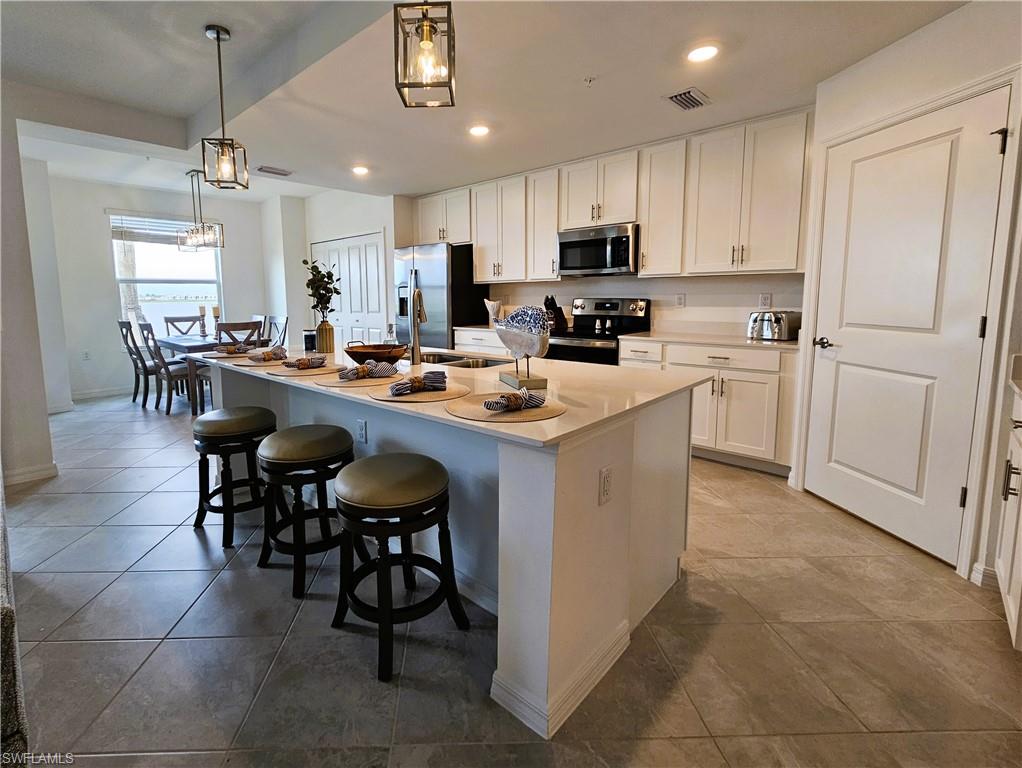 5433 Double Eagle Cir # 2915 Property Photo 4