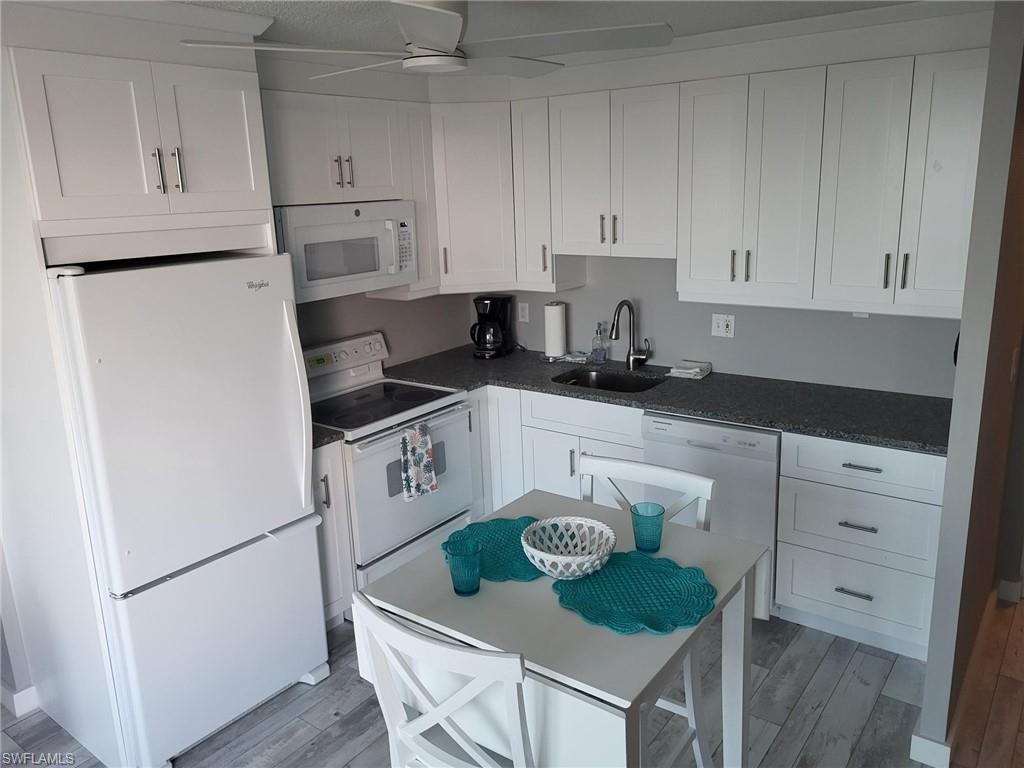 7330 Estero Blvd # 1108 Property Photo 9