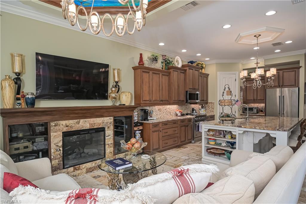8106 Felisa Ct Property Photo 7