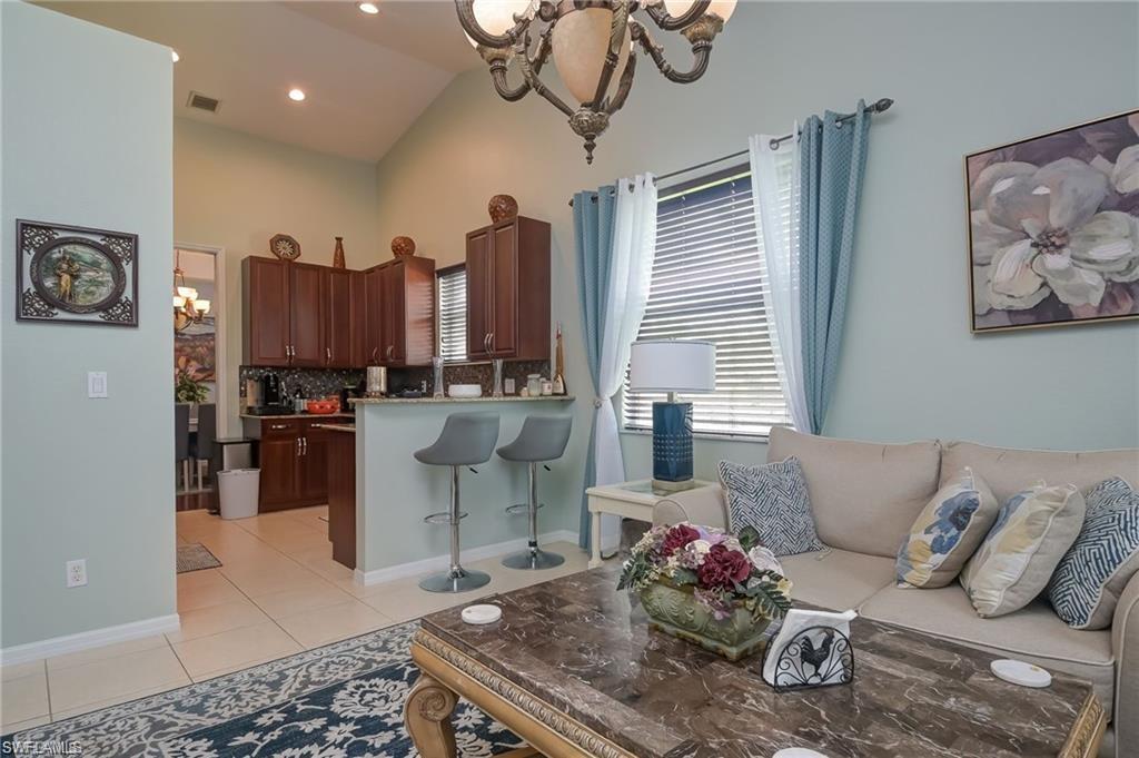 1320 Mariposa Cir # 201 Property Photo 2