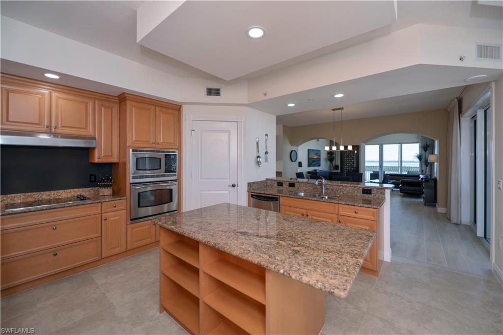 6061 Silver King Blvd # 906 Property Photo 13