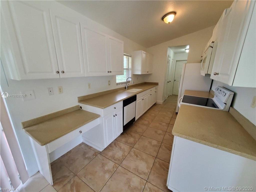 466 Redwing St Property Photo 15