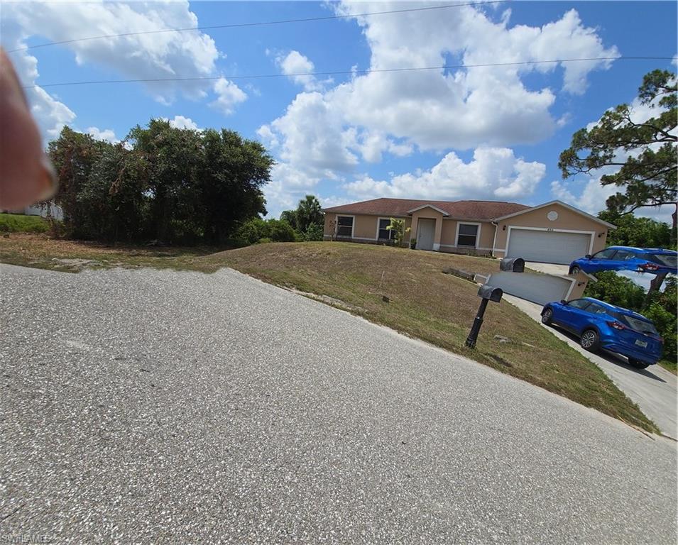 466 Redwing St Property Photo 28