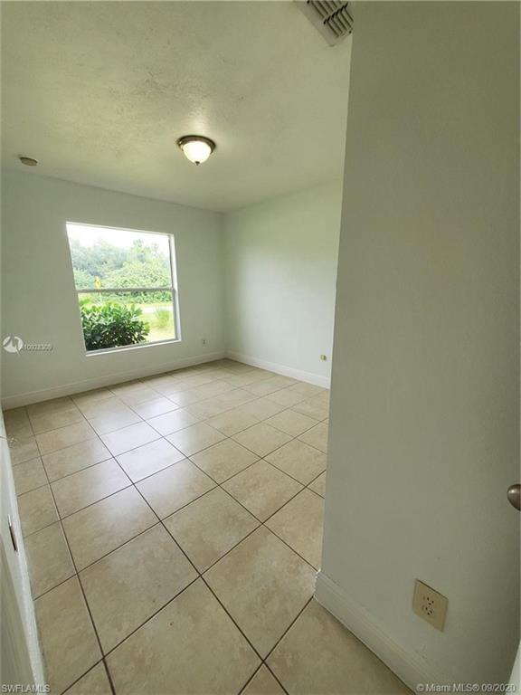 466 Redwing St Property Photo 32