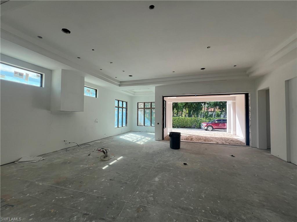 6650 Palisades Ave Property Photo 5