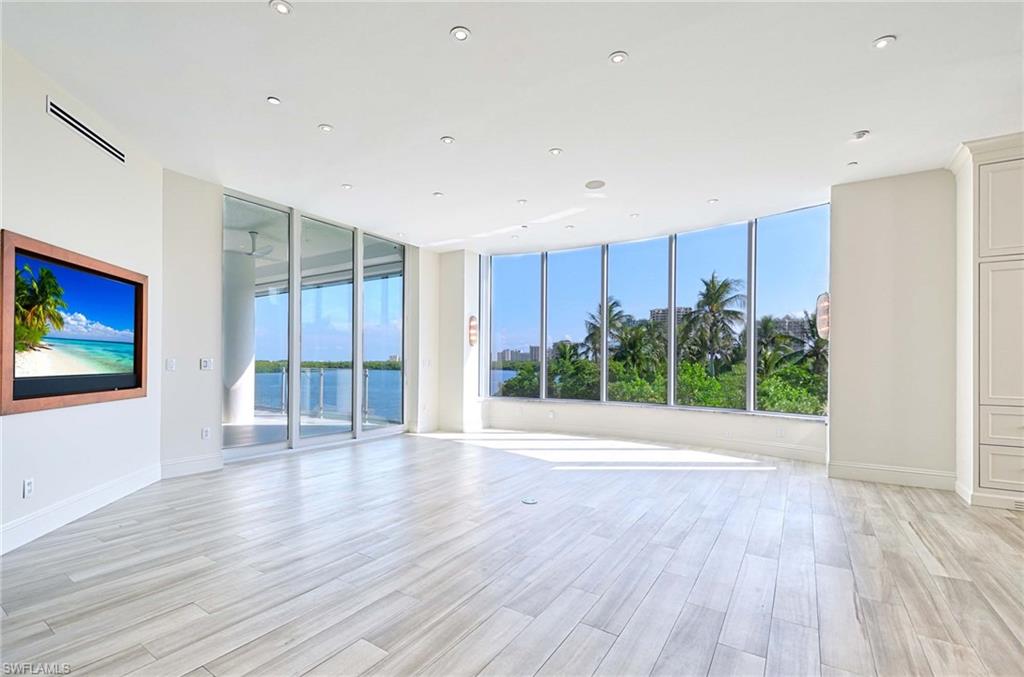 60 Seagate Dr # 306 Property Photo 2