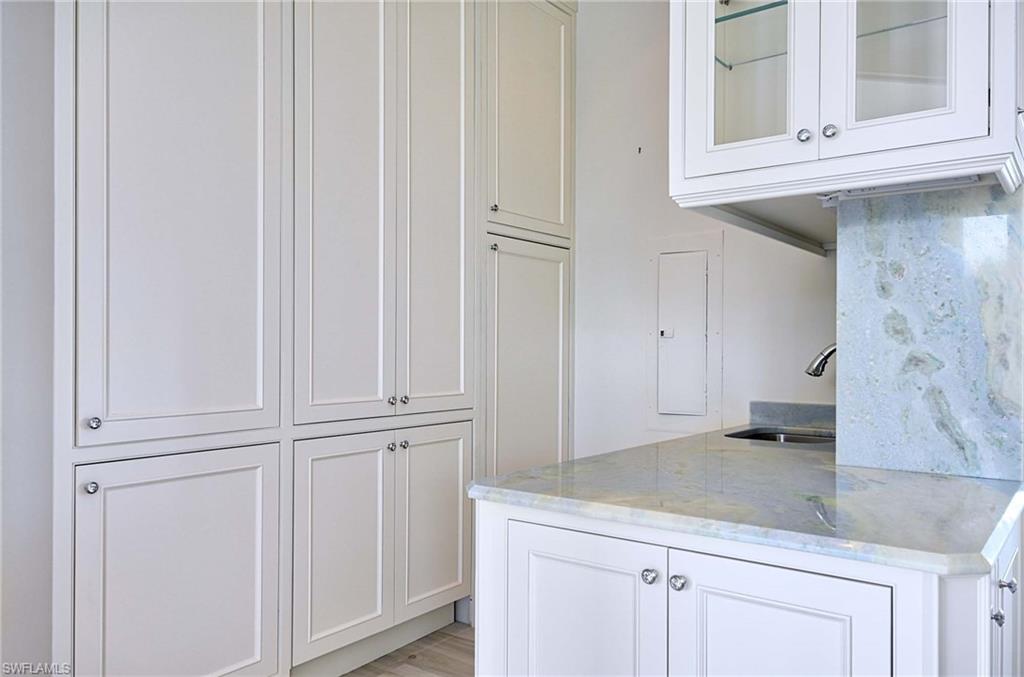 60 Seagate Dr # 306 Property Photo 10