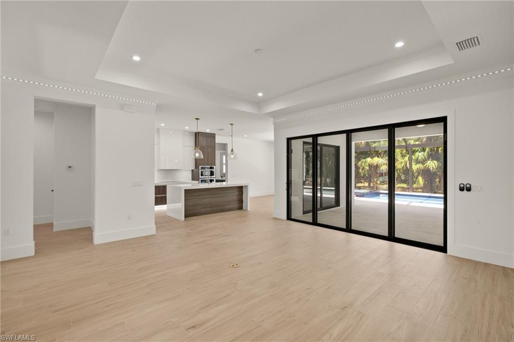 1587 Golden Gate Blvd W Property Photo 5