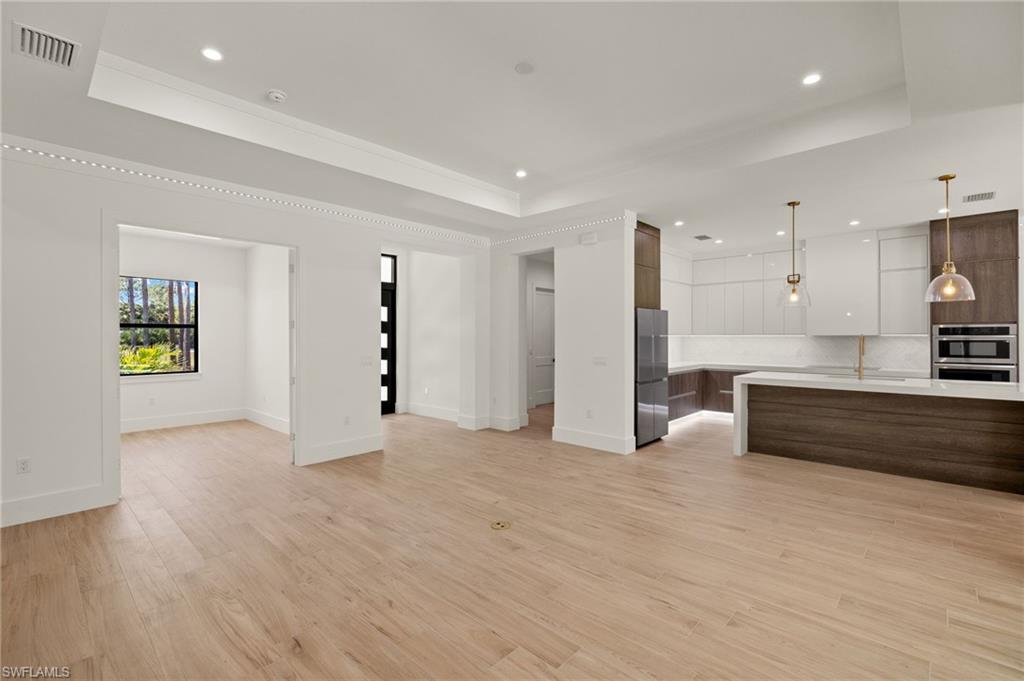 1587 Golden Gate Blvd W Property Photo 6