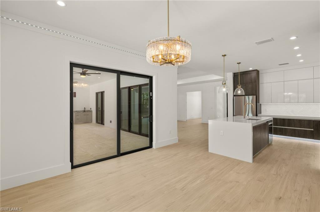 1587 Golden Gate Blvd W Property Photo 10