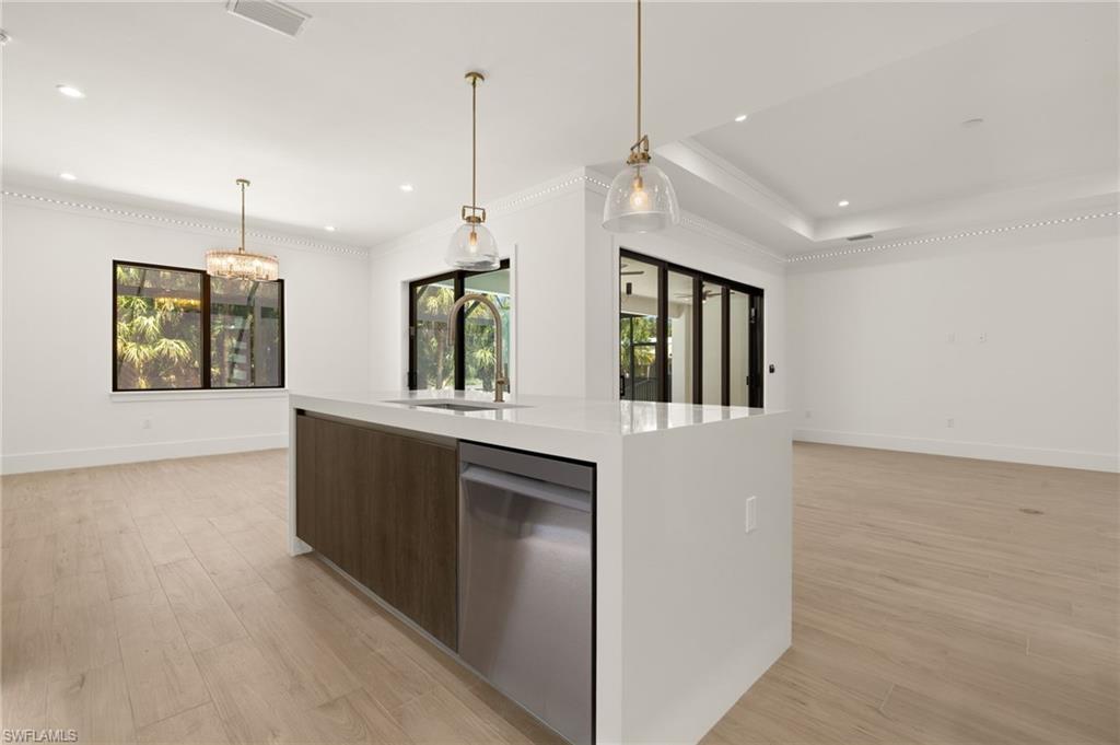 1587 Golden Gate Blvd W Property Photo 16
