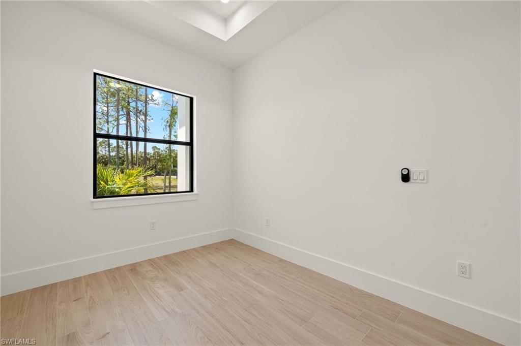 1587 Golden Gate Blvd W Property Photo 19