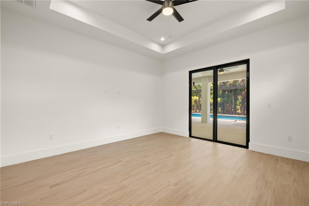 1587 Golden Gate Blvd W Property Photo 22