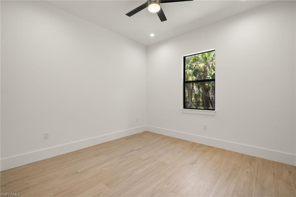 1587 Golden Gate Blvd W Property Photo 29