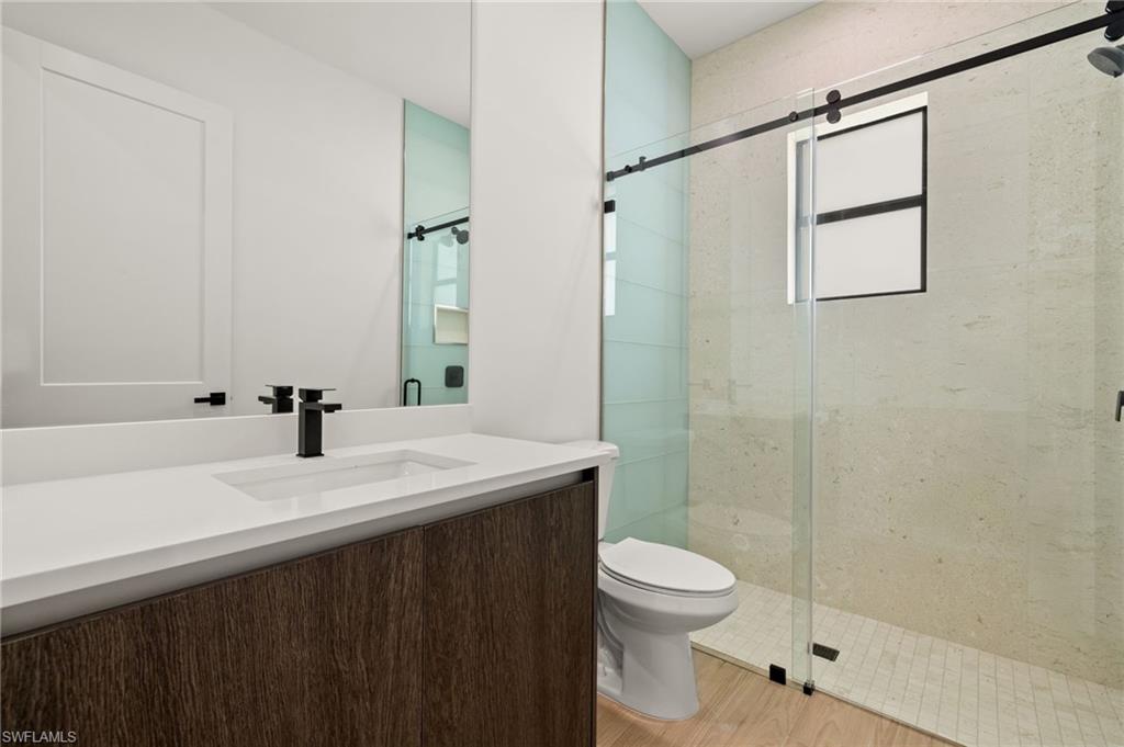 1587 Golden Gate Blvd W Property Photo 32