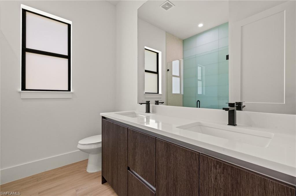1587 Golden Gate Blvd W Property Photo 36