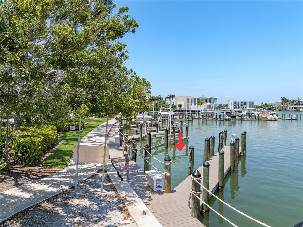 4090 Gulf Shore Blvd N Property Photo 2