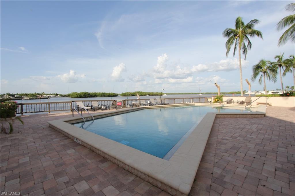 898 Buttonwood Dr # 104 Property Photo 20