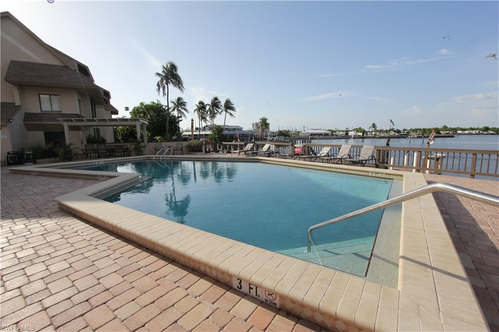 898 Buttonwood Dr # 104 Property Photo 21