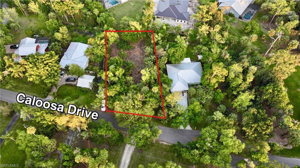 385 Caloosa Dr Property Photo 4