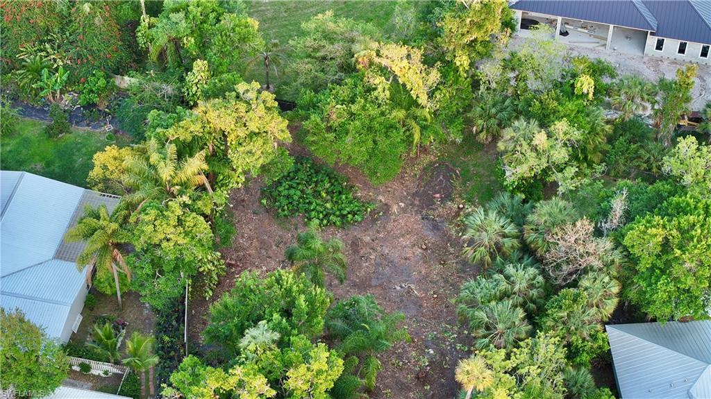 385 Caloosa Dr Property Photo 5