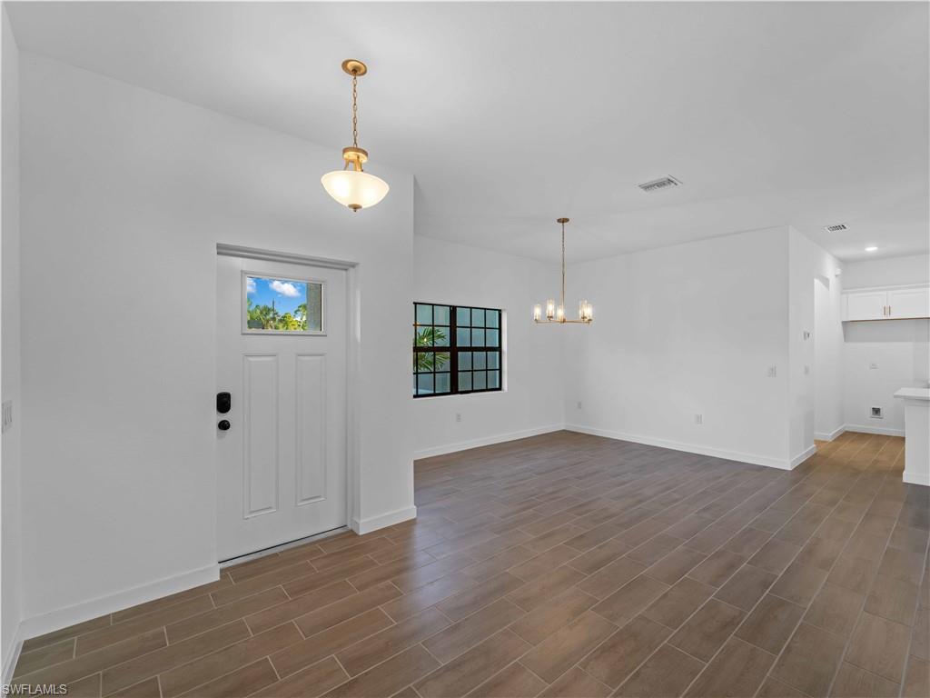 1131 Augusta St E Property Photo 13
