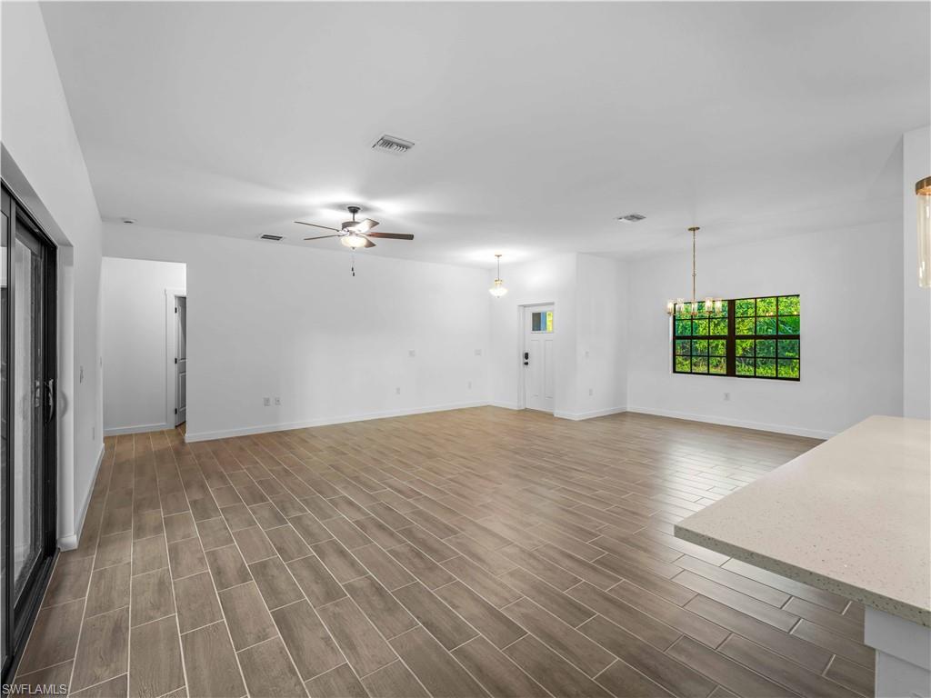 1131 Augusta St E Property Photo 23