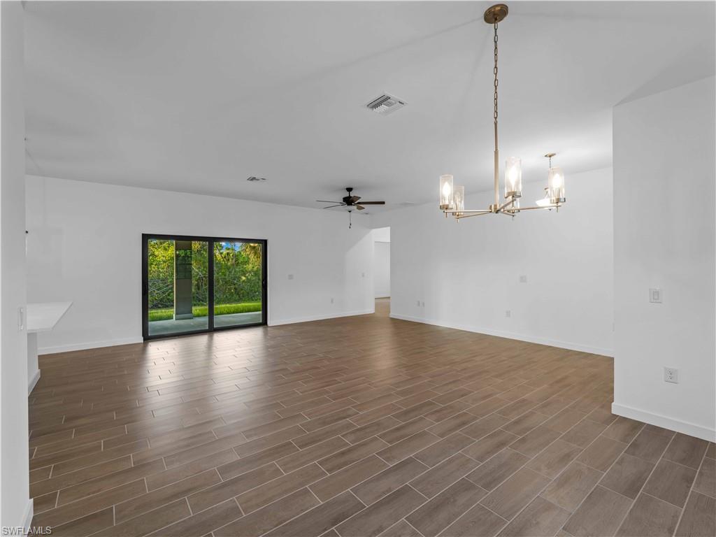 1131 Augusta St E Property Photo 24
