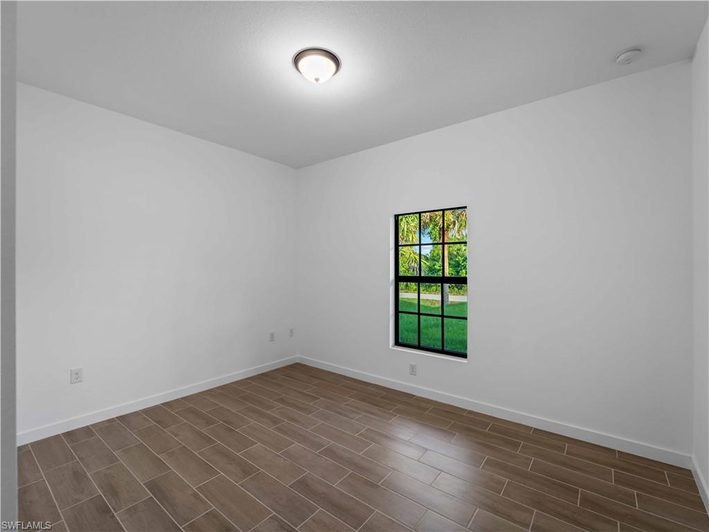 1131 Augusta St E Property Photo 32