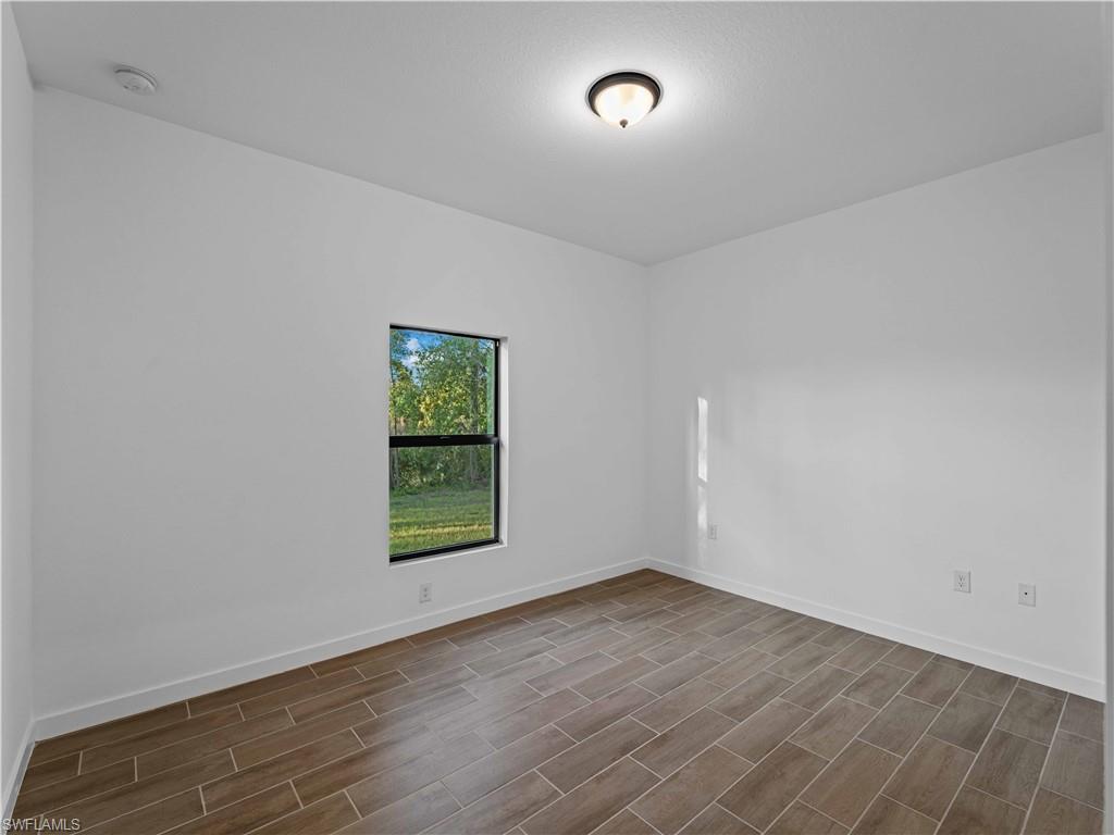 1131 Augusta St E Property Photo 33