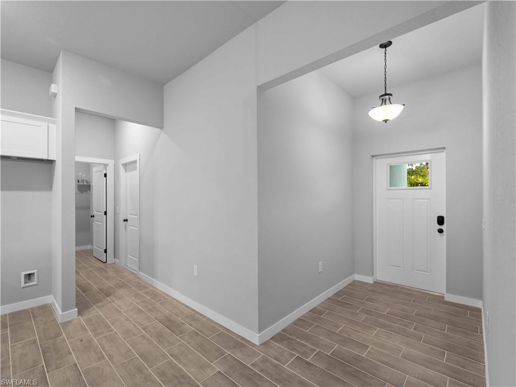1133 Augusta St E Property Photo 5