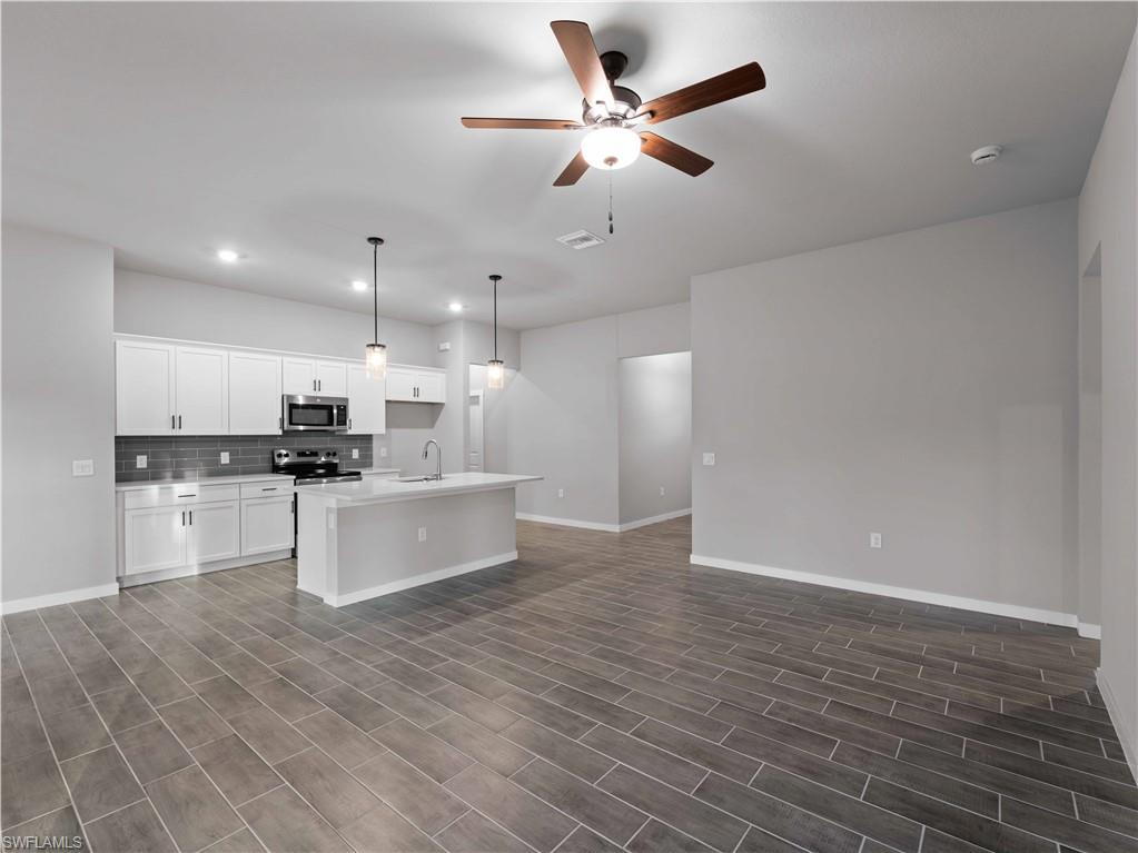 1133 Augusta St E Property Photo 6