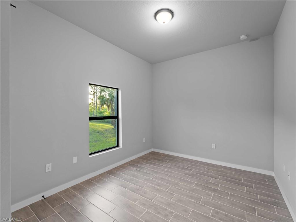 1133 Augusta St E Property Photo 27
