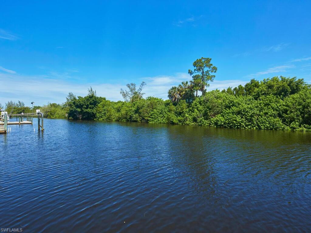 2297 Longboat Dr Property Photo 2