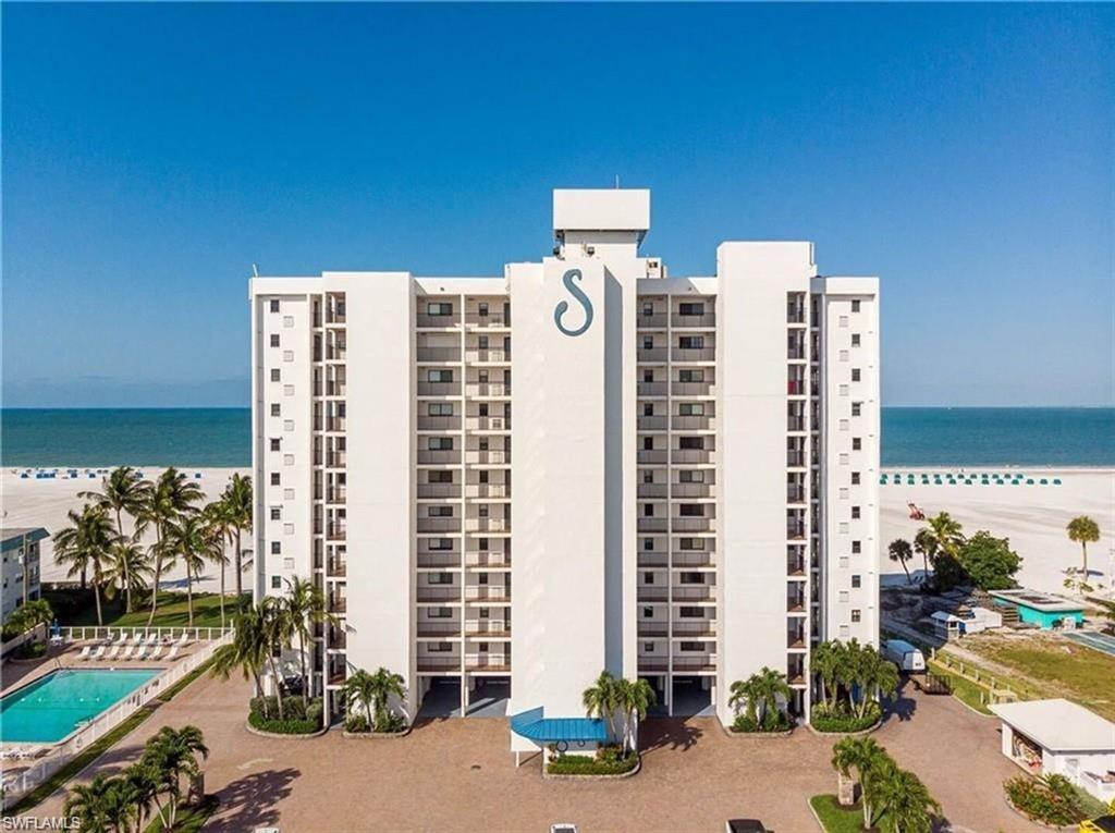 6400 Estero Blvd # 402 Property Photo 4