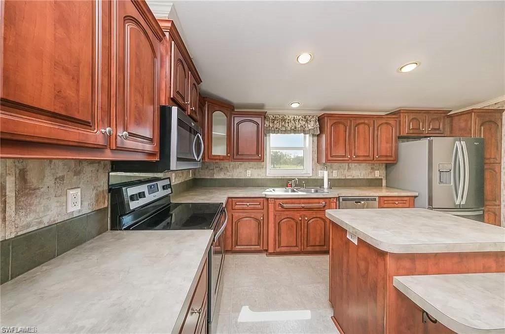 23660 Tinas Ln Property Photo 6