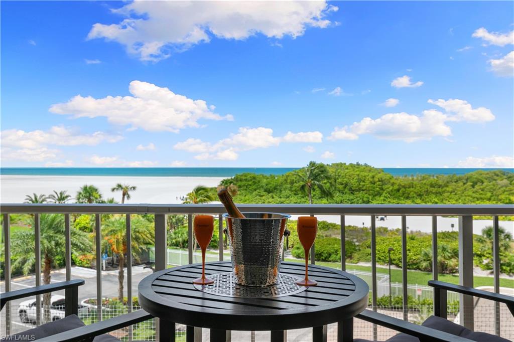 380 Seaview Ct # 405 Property Photo 1
