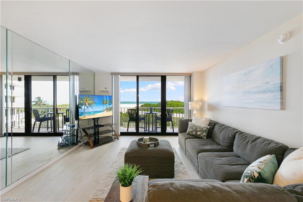 380 Seaview Ct # 405 Property Photo 4